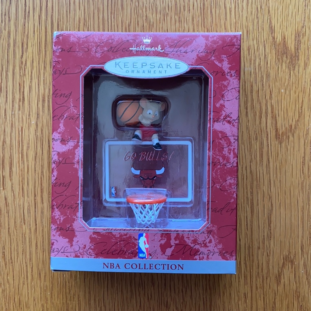 Hallmark Ornament: NBA Collection - Chicago Bulls